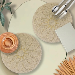 แผ่นรองแก้วลูกปัดสีทองที่น่าประทับใจสำหรับโต๊ะรับประทานอาหารห้องครัวห้องนั่งเล่นแผ่นรองจานสุดหรูที่ชาร์จทนทานสำหรับงานเลี้ยงปีใหม่ - Product Image 2