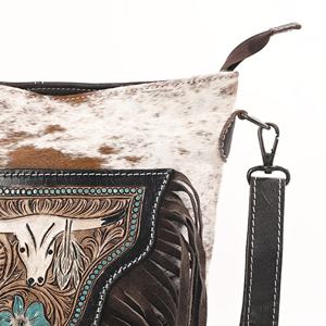 Bolso cruzado occidental hecho a mano para mujer, flecos de cuero de gamuza bohemio con parche floral, monedero de transporte oculto para mujer - Product Image 2