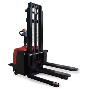 Apilador Eléctrico de Palets con Motor DC de 1.5 Toneladas, Hidráulico, con Batería de Plomo-Ácido, Tracción Trasera, Marca Everlift, Nuevo, con Neumáticos Sólidos para Interiores - Product Image 1