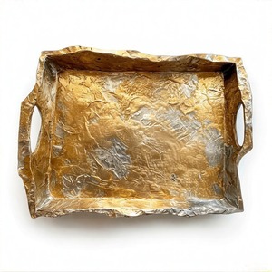 Plateau rectangulaire artisanal Serenity Ridge en aluminium massif avec base texturée et poignées incurvées conçues pour Premium - Product Image 4