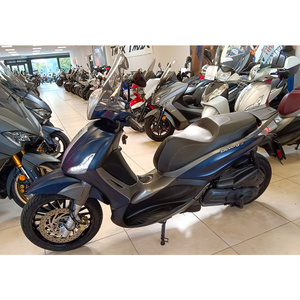 Moto Beverly 300 S 2026 avec moteur brushless en alliage d'aluminium, contrôle par application, prise européenne, non étanche - Product Image 4