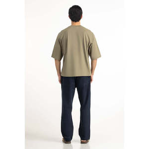 Camiseta de Algodón Premium para Hombre, Corte Holgado, Manga Corta, Cuello Redondo, Tejido de Punto, Estilo Urbano, Antiarrugas, 220g, Fabricante OEM ODM, Venta al Por Mayor - Product Image 4