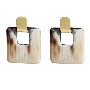 Boucles d'oreilles en corne chic pour femmes à la mode - Product Image 4