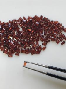 1.5X2.5X3.5มม. โกเมนสีแดงเรียวบาแกตต์ตัดอัญมณีธรรมชาติสำหรับการทำเครื่องประดับ - Product Image 4