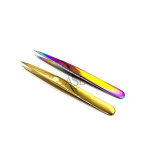 Pinzas Profesionales para Cejas con Punta, Chapadas en Oro Plasma Arcoíris, Logotipo Personalizado, Acero Inoxidable Sostenible, Puntas Afiladas - Product Image 1