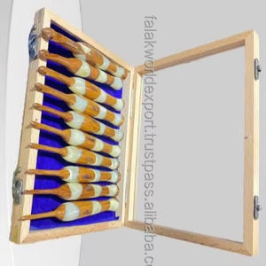 Crochets en bois et résine sur mesure Design umique ergonomique idéal pour les magasins de fournitures de fil à tricoter par Falak World Export - Product Image 3