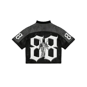 Camiseta deportiva de malla duradera, tejido transpirable, ligera, diseñada para entrenamientos intensos y actividades. - Product Image 1