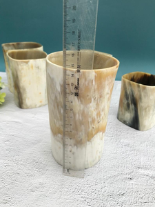 Verre à boire en corne de viking fait à la main, style moderne, écologique, personnalisable, chope pour bière, vin et bière artisanale par Saniya Handicraft - Product Image 2