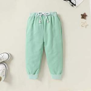 Conjunto Deportivo Infantil de Sudadera con Capucha y Pantalones, Alta Calidad, Personalizable, Ligero, Traje Deportivo de Dos Piezas para Niños, Venta al Por Mayor Directa de Fábrica - Product Image 4