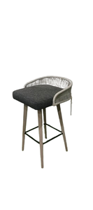 Taburete de bar moderno de ratán con reposabrazos fijo y patas de madera para uso en bares domésticos - Product Image 2