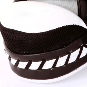 Noir-blanc prix d'usine Focus mitaines boxe Kickboxing mitaines d'entraînement Focus Pads pour la boxe chez Qasaab Gloves Company - Product Image 5