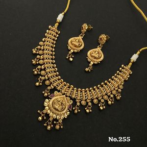 Conjunto de collar de oro inspirado en el patrimonio con gotas de perlas y trabajo Hexagonal Kundan, joyería étnica Ideal para ropa nupcial - Product Image 4