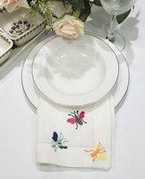 Serviettes carrées en lin brodées à la main avec des abeilles colorées, à ourlet festonné, réutilisables, durables, pour la maison, le restaurant, l'avion, les mariages, les fêtes, la table