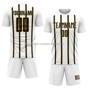 Vente en gros d'uniformes de football légers à séchage rapide pour hommes Nom et conception de l'équipe personnalisés Technologie de coupe automatisée - Product Image 4