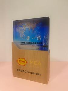 ถ้วยรางวัลบล็อกอะคริลิคที่กำหนดเองพร้อมฐานไม้ที่เหมาะสำหรับการชื่นชมพนักงานความสำเร็จทางธุรกิจและของที่ระลึกระดับพรีเมียม - Product Image 2