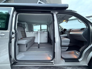 <span class=keywords><strong>Volkswagen</strong></span> <span class=keywords><strong>T5</strong></span> California Comfort Line usata del 2015, grigia, 140 CV, 4 cilindri, 4 porte, diesel, Euro 5, cambio manuale, guida a sinistra - Product Image 5