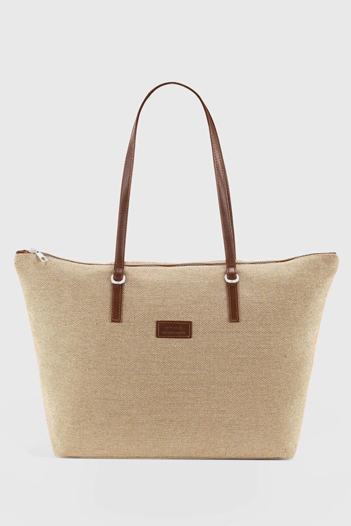 สีน้ำตาลฟาง