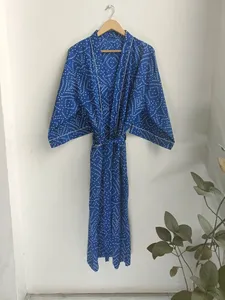 Kimono de novia con estampado azul de alta demanda con vestido cruzado de playa para mujer disponible a precio de lote - Product Image 2