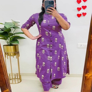 Kurti Informal para Mujer y Pantalones hasta el Tobillo con Estampado Aline, Diseño Moderno, Hecho en India - Product Image 1