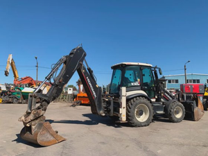 Chargeuse-pelleteuse sur chenilles Hidromek HMK 102B d'occasion, à moteur diesel, avec une grande capacité de charge pour les équipements de construction - Product Image 4