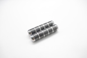 Magnete della mucca di Ferrite di alta qualità con gabbia di plastica magnete del rumine del bestiame magnete per lo stomaco della mucca - Product Image 4