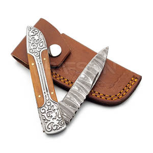 Cuchillo de caza plegable de Damasco compacto con hoja de acero de primera calidad para un rendimiento fiable - Product Image 3