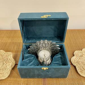 Grand porte-bougie en verre avec paon plaqué argent pour la décoration de la maison - Product Image 2