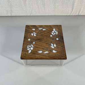 Boîte en acrylique de luxe Artisan avec couverture en bois naturel et incrustation de nacre Rangement décoratif élégant pour les mariages Cadeaux du Ramadan - Product Image 5