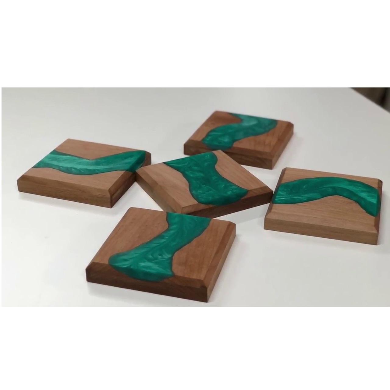 สีน้ำตาล