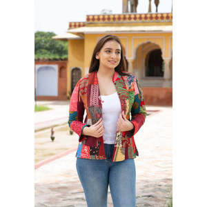 Chaqueta de Seda Roja Reversible con Botones Decorativos, Acolchada y Bordada con Logotipo Personalizado, Relleno de Algodón para Invierno, Chaqueta Corta para Otoño y Primavera - Product Image 2