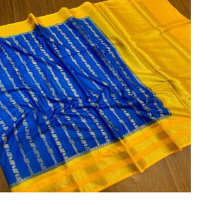 Saris de seda brocados hechos a medida en color verde oscuro y patrones ideales para reventa en tiendas de telas para reventa. - Product Image 4