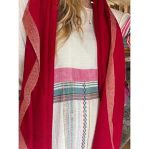 Bufanda de Lana Roja Cereza con Logotipo Jacquard Personalizado, Diseño Largo y Sencillo con Estampado Animal para Invierno - Product Image 1