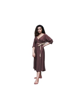 2025 fábrica personalizada verano nuevo Retro Floral impreso Smocking vestidos arco pantorrilla-longitud sin mangas Sling Casual Maxi vestido - Product Image 1