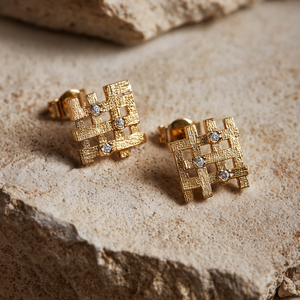 Rejilla cuadrada abstracta logotipo personalizado pendientes de circón Latón chapado en oro joyería personalizada - Product Image 2