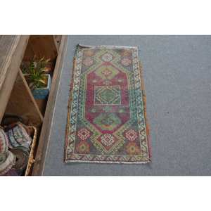 Alfombra Kilim Turca Vintage de 1.6 x 3.1 pies, Rojo y Verde, Patchwork de Lana y Látex Ecológico, Alfombra Rectangular para Comedor de 9x12 - Product Image 1