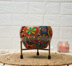 Maceta de hierro con estampado de flores azules de alta calidad para decoración de hoteles y restaurantes disponible para la venta desde India - Product Image 5