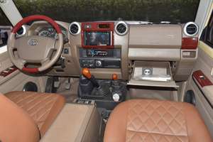 Camioneta doble para TOYOTA LAND CRUISER 79, modelo 2022, V8, 4.5L, TD, MT, XTREME - Product Image 3