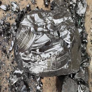 Pichón de alquitrán de carbón de grado industrial, aglutinante para electrodos, de alto poder coquificante - Product Image 3