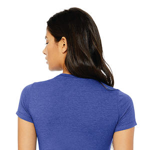 T-shirt Slim Fit Performance de qualité supérieure pour femmes-Léger respirant et fait sur mesure pour les vêtements actifs - Product Image 6