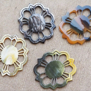 Collar con Colgante de Cuerno de Búfalo, Joyería Tribal Natural y Sostenible para Mujer, Alta Calidad - Product Image 1