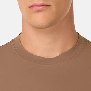 Conjunto de camiseta y pantalones de última moda para hombre Conjunto de camiseta y pantalones transpirables de color sólido para hombre - Product Image 5