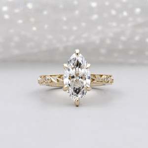 Anillo de Diamantes Marquise Vintage con Certificado IGI, Anillo de Compromiso y Matrimonio Grabado a Mano - Product Image 1