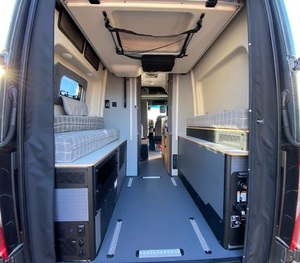 TOP Nouveau 2025 Winnebago R-e-v-e-l 44E prêt à la vente - Product Image 1