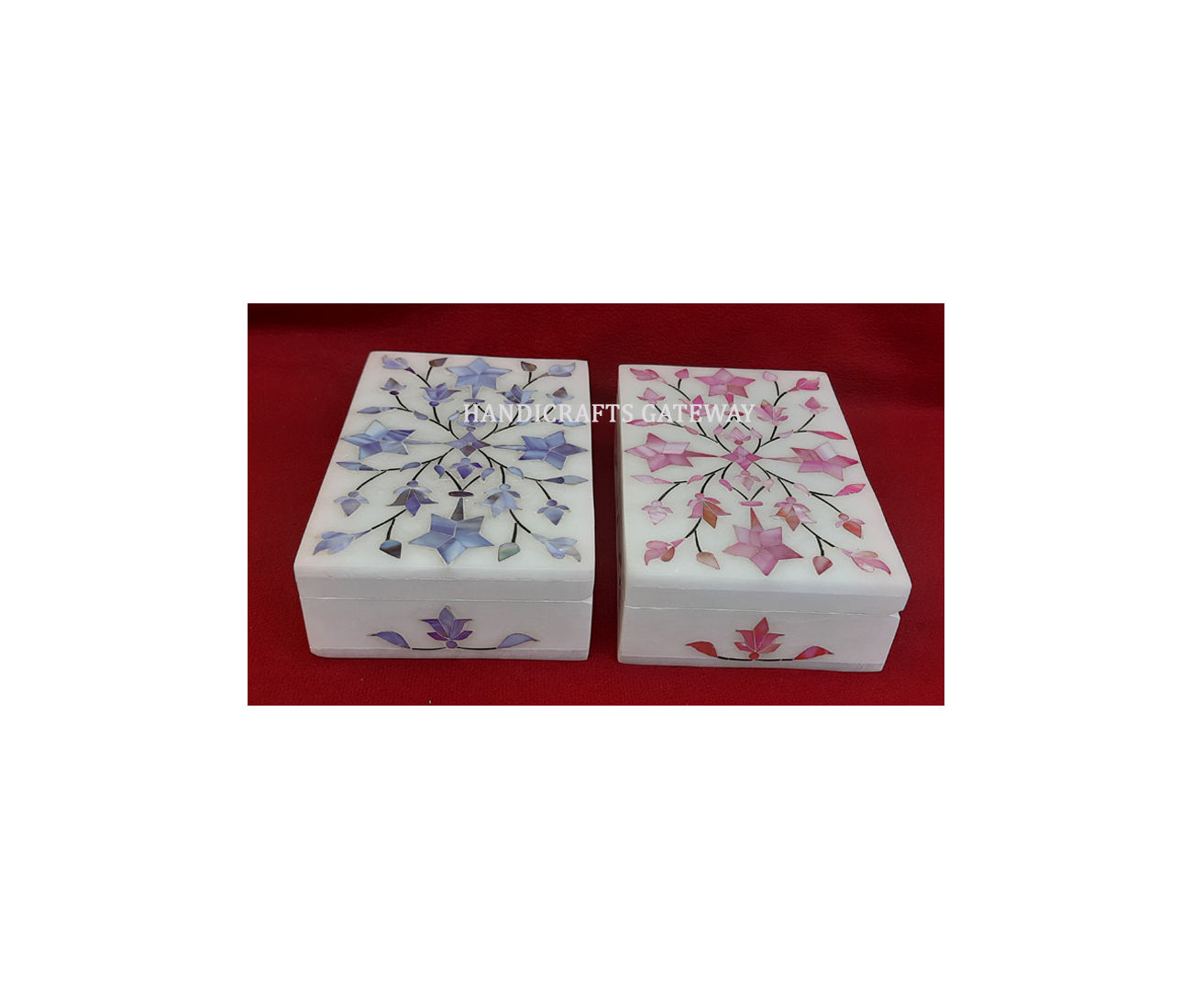 สีชมพูและสีฟ้า