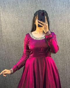 Vestido Anarkali Georgette de lujo de primera calidad Color vino con mangas bordadas Estilo Bollywood Ropa festiva nupcial Vestido Salwar - Product Image 1