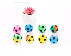 Pelotas de Juguete para Gatos de Espuma de Látex, Interactivas, Ligeras, Rebotantes, Diseño de Balón de Fútbol Pequeño, Colores Aleatorios para Gatitos y Gatos - Product Image 5