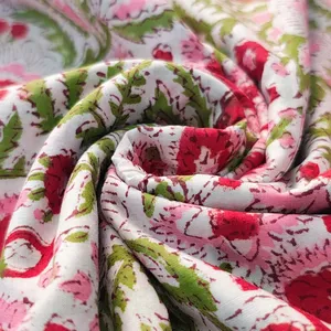 Tissu en coton biologique imprimé à la main Sanganeri, motif floral blanc et rose, respirant, pour ameublement - Product Image 2