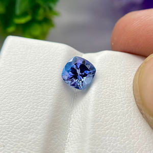 Bi-Color Tanzanite & Zoisite Coussin Coupe Pierres Précieuses Lâches Bleu Naturel pour la Fabrication de Bijoux en Gros de la Boutique - Product Image 1