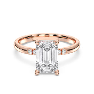 Bague de fiançailles solitaire en diamant Moissanite E-F/VVS-VS de 4.14 carats pour femme émeraude et griffes rondes en argent - Product Image 1