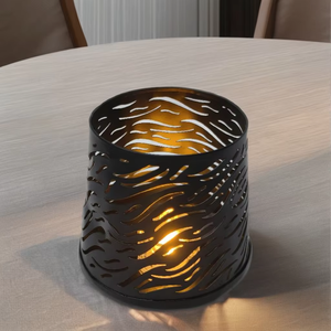 La función cumple con la forma: portavelas que funcionan como cubiertos - Product Image 1